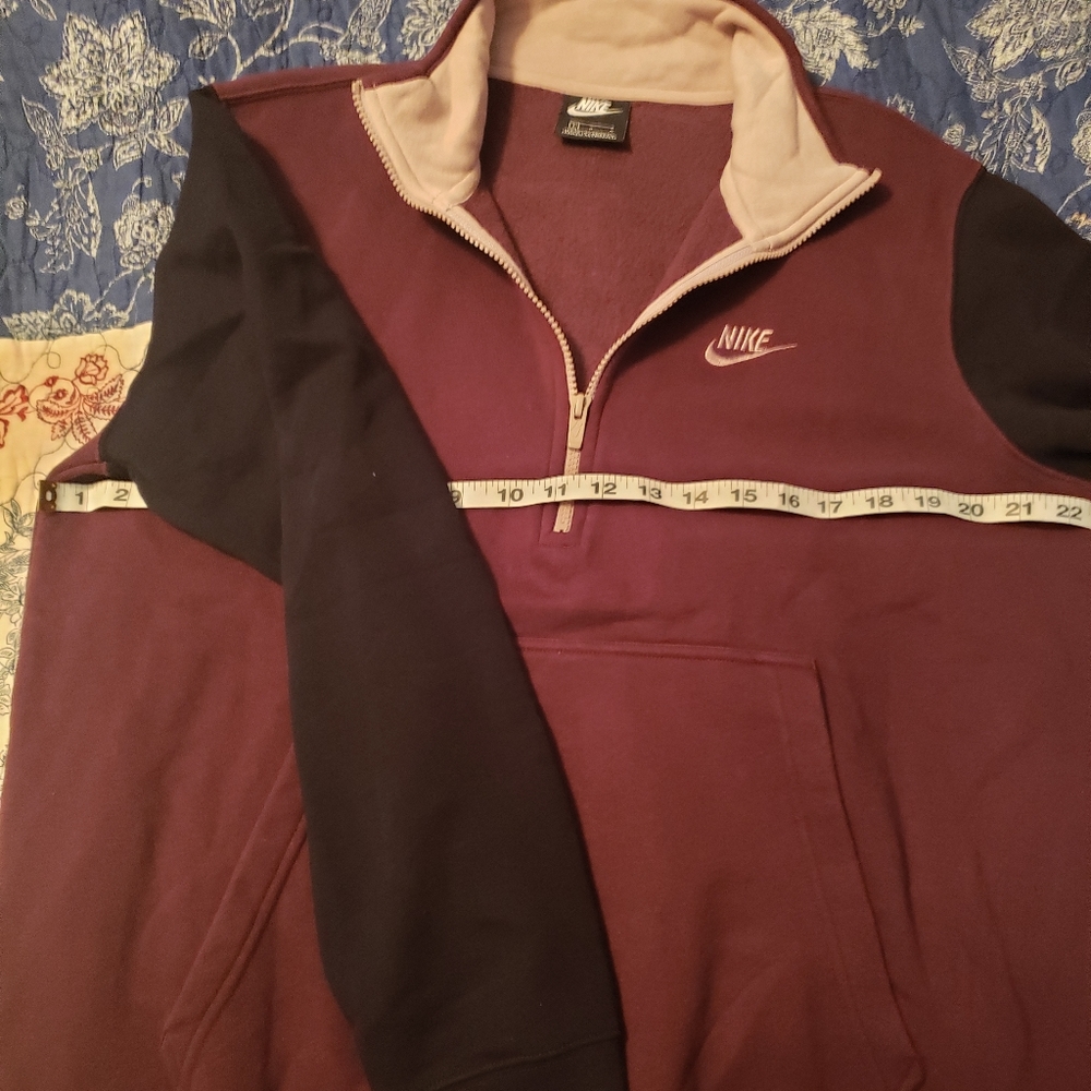 Like New Nike 1/4 zip!